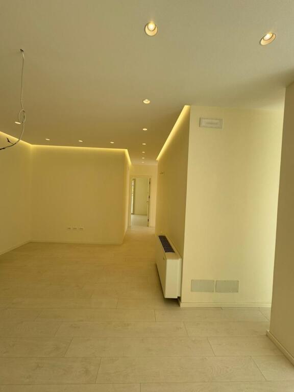 Shitet Apartament, zona e Tufines