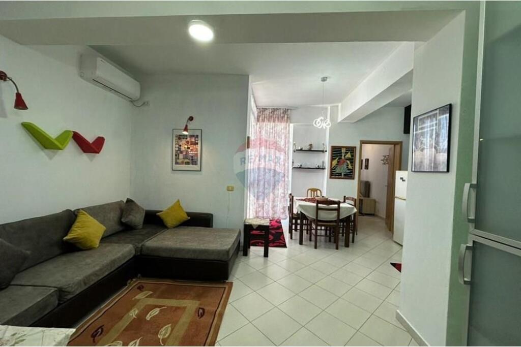 Apartament 1+1, Rruga e Kavajës