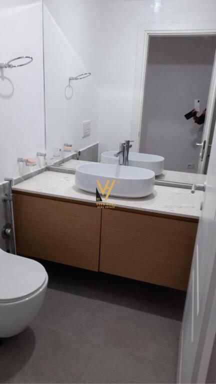 SHITET VILE 3-KATSHE TE VILAT GJERMANE 900.000 EURO