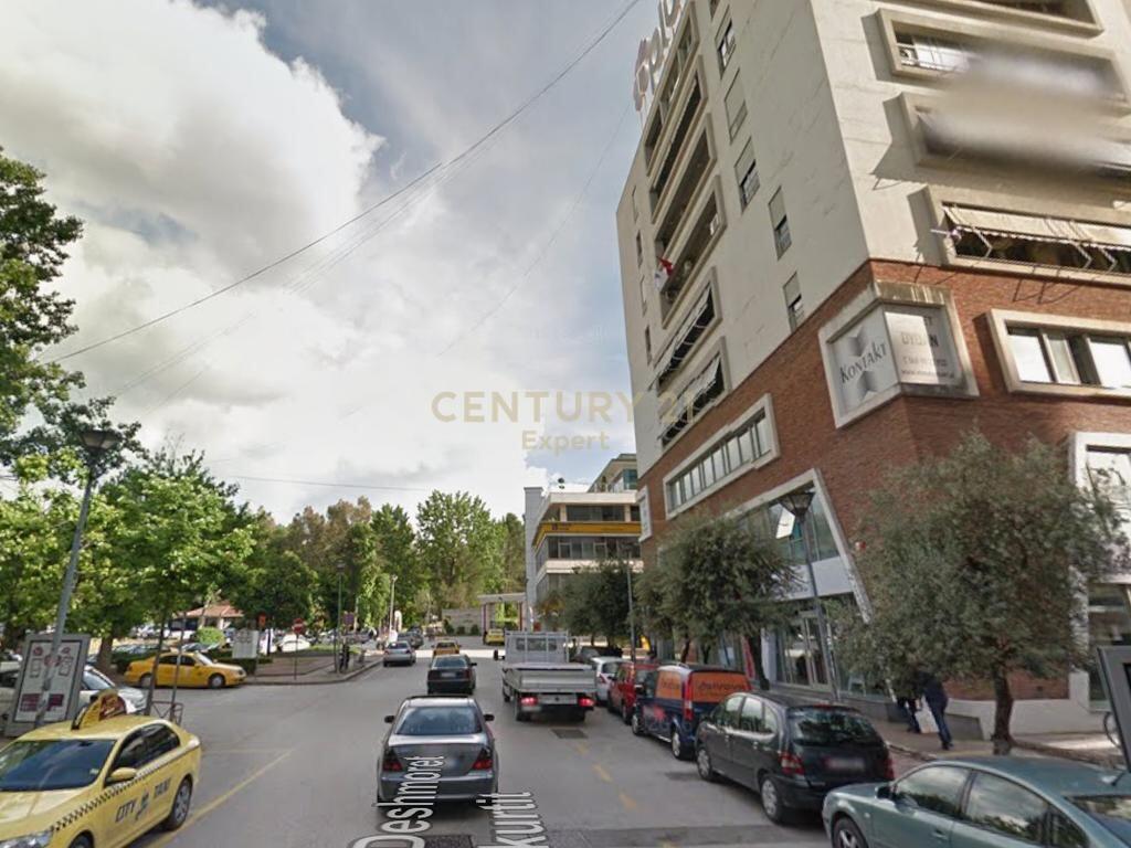 Shesim apartament 2+1+2 te garda 650,000 €