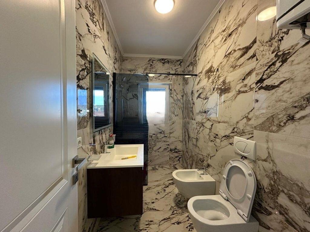 Appartamento Moderno 2+1 con Posto Auto in Affitto, vicino alla Scuola Rossa – 97 m²