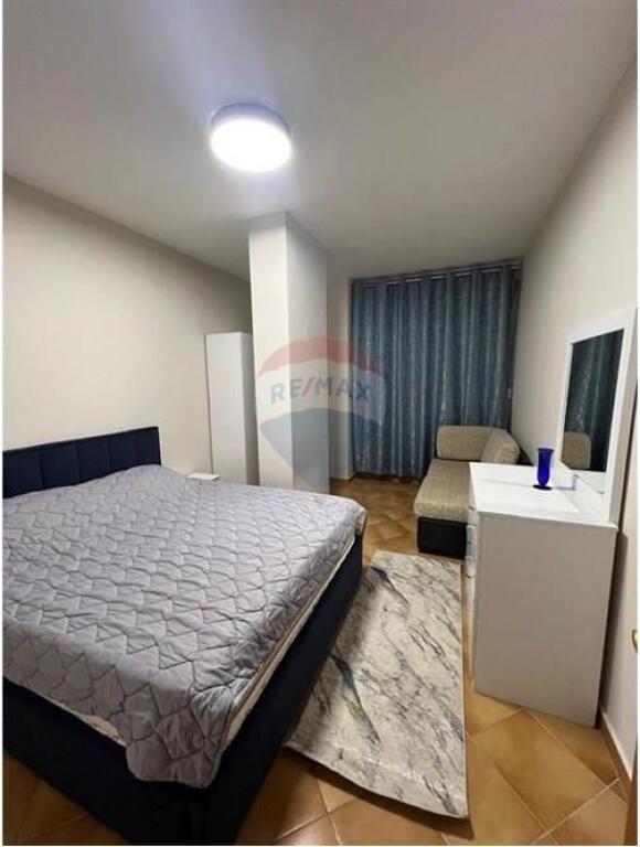 Apartament me Qira tek Gjimnazi Petronini