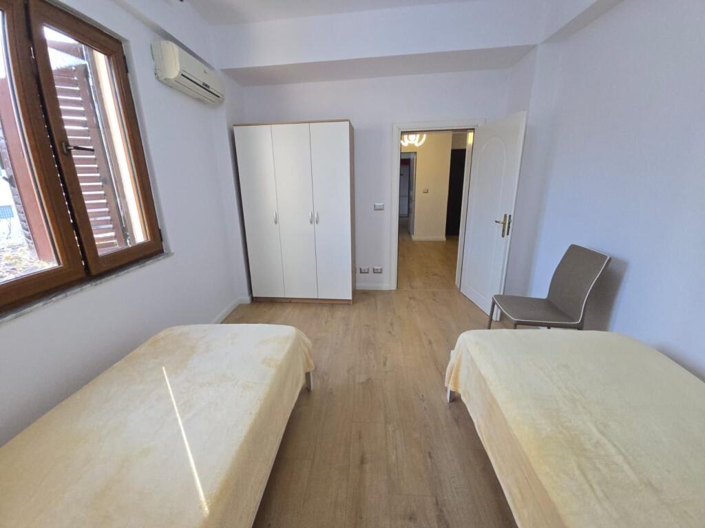 VENDESI SUPER APPARTAMENTO 3+1 A VOLLGA DURRES