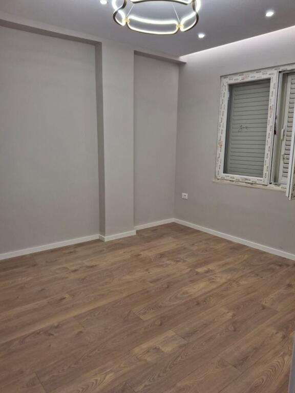 Apartment 2+1, Myslym Shyr!