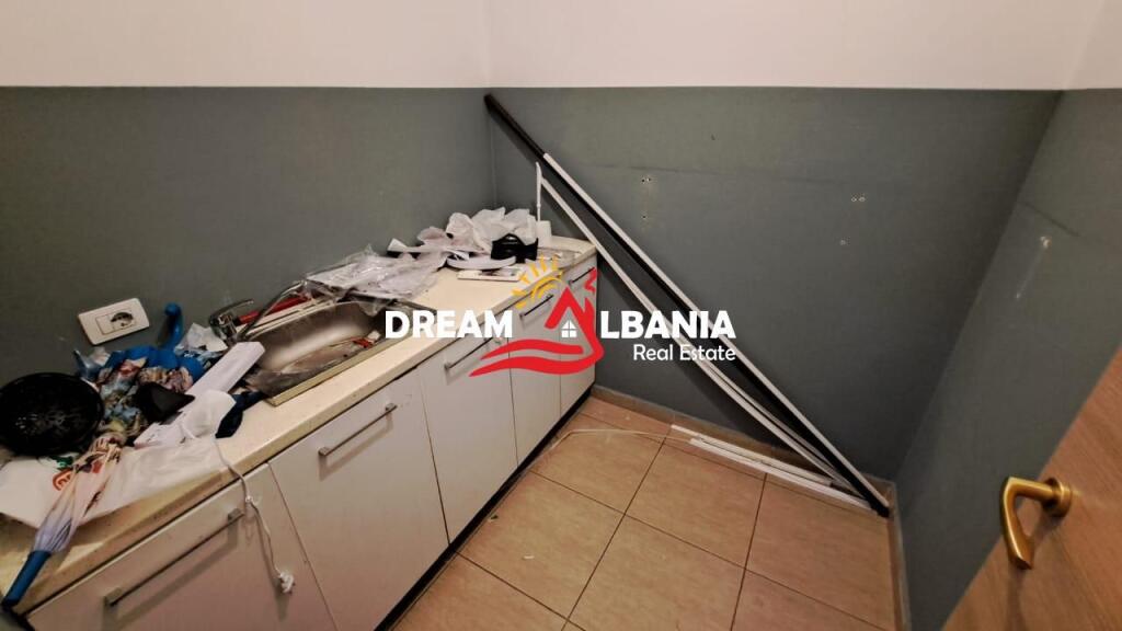 Locale commerciale in vendita in Via Don Bosko vicino a Vizion+ a Tirana (ID 4131391)