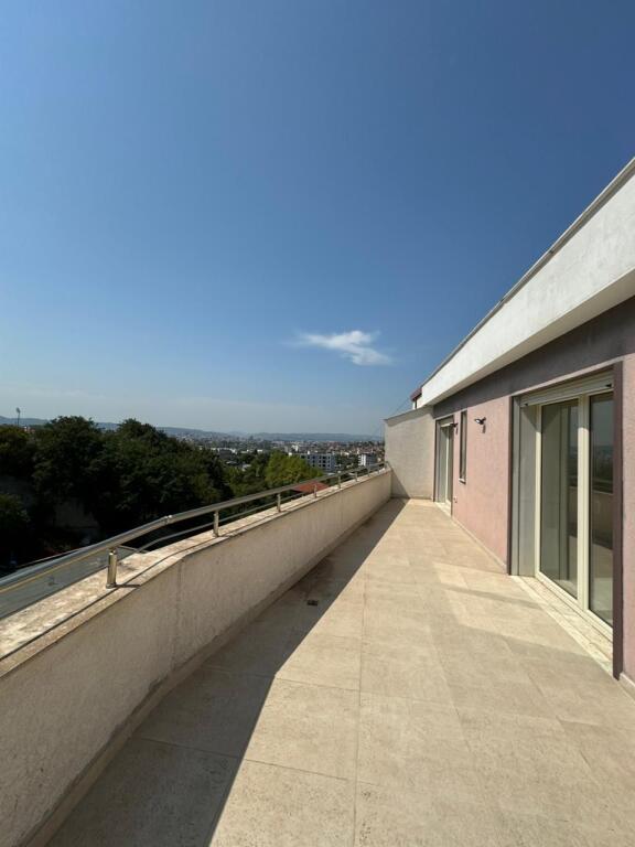 Shitet Apartament, zona e Tufines