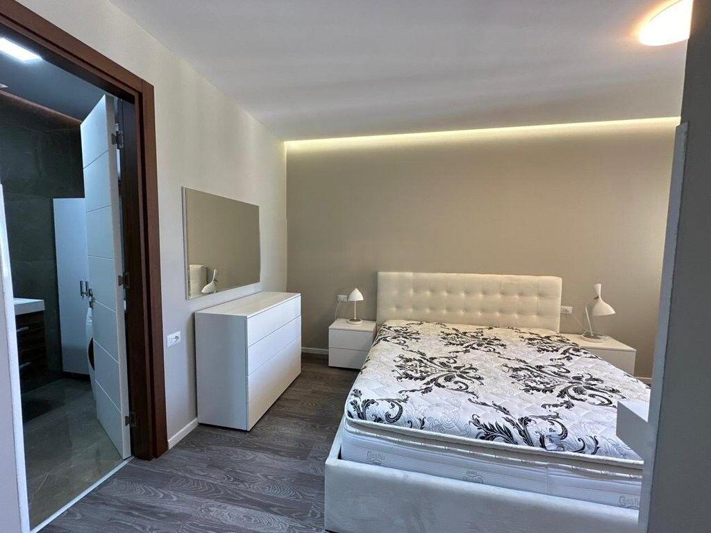 Penthouse 3+1 me Post Parkimi në Kodra e Diellit – 140 m², Totalisht i Mobiluar