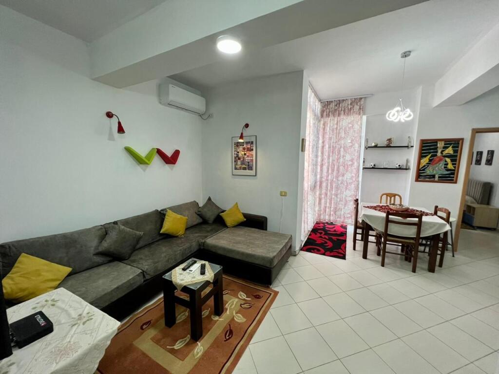📣 QERA Apartament 1+1 📍 Perballe Kompleksit Delijorgji🛣️ Rruga e "Kavajes" ✨