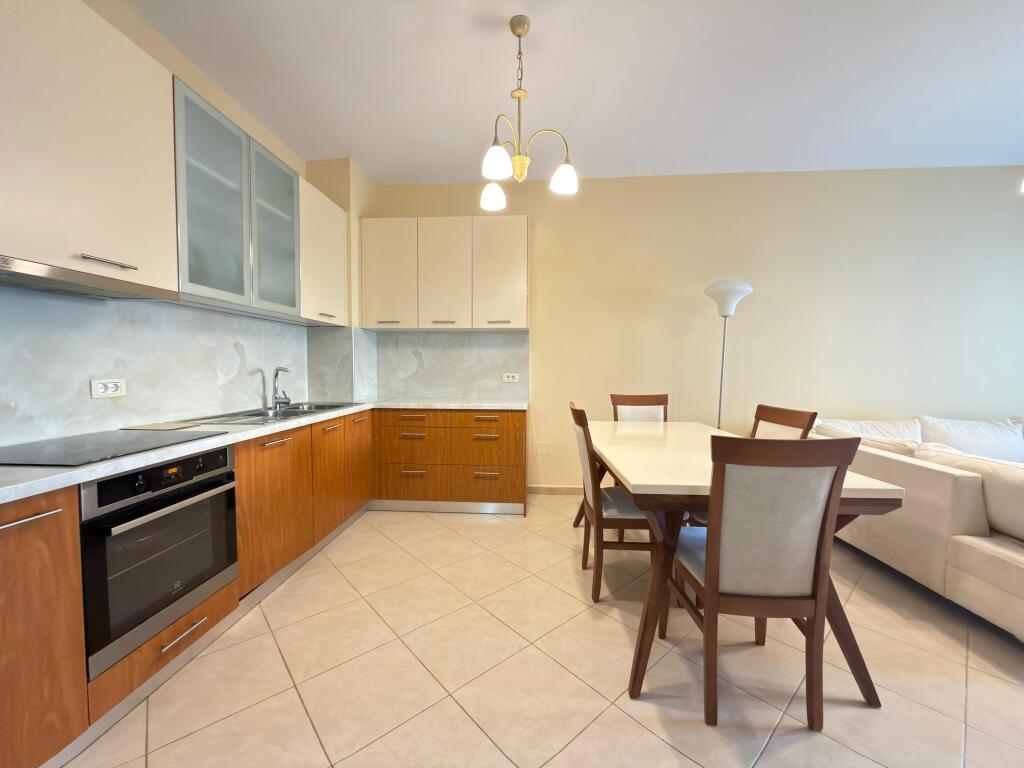 Apartament 2+1 me qira tek Zogu i Zi