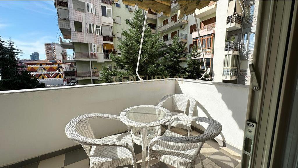 Apartament 2+1 me Qira tek Pazari i Ri!