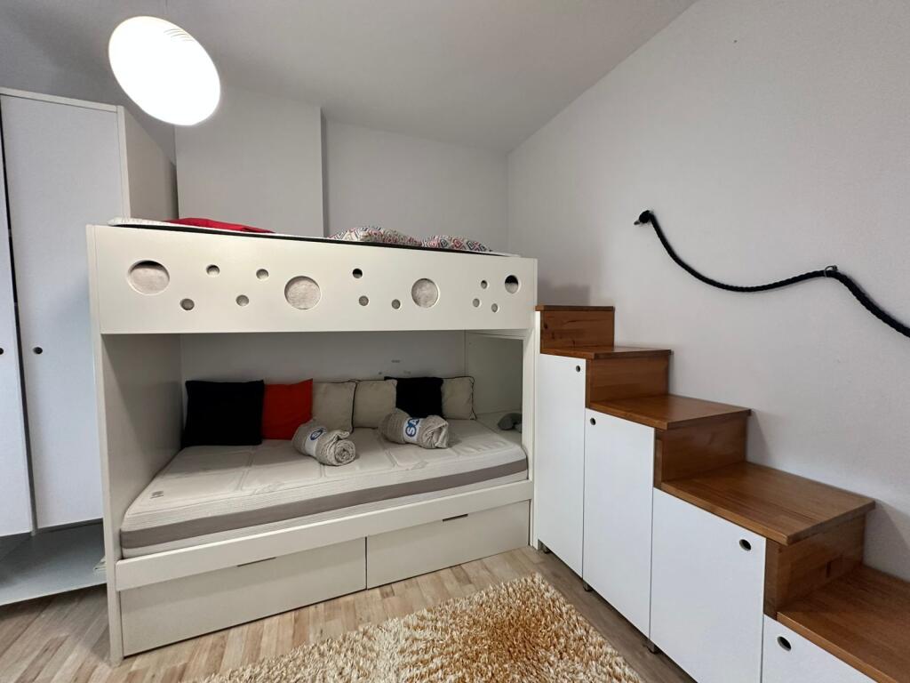 Jepet apartamenti me qera 2+1+2 te Zogu i Zi 60.000 Leke