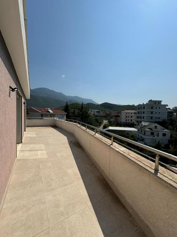 Shitet Apartament, zona e Tufines