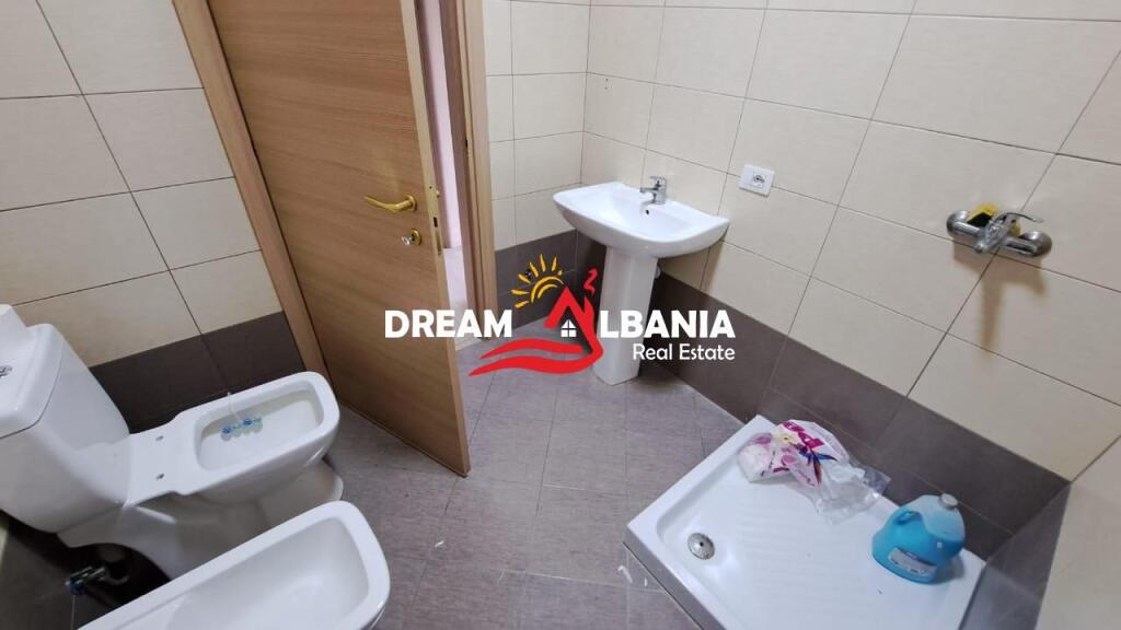 Locale commerciale in vendita in Via Don Bosko vicino a Vizion+ a Tirana (ID 4131391)