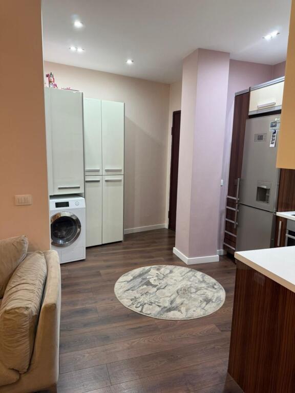 🟦 Jepet me qira apartament 1+1 me parkim – Liqeni i Thatë
