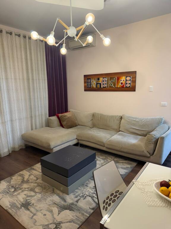 🟦 Jepet me qira apartament 1+1 me parkim – Liqeni i Thatë