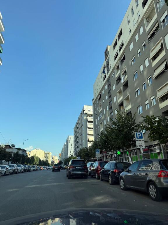 Zyre 1+1 per qera tek kika 3 komuna e parisit