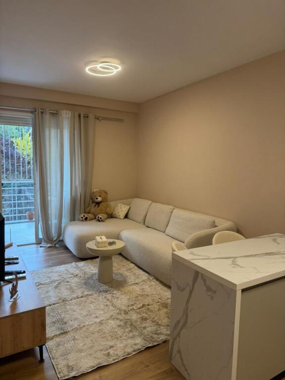 1+1, arredato, complesso Lim Em, via peti lago secco, 600 euro