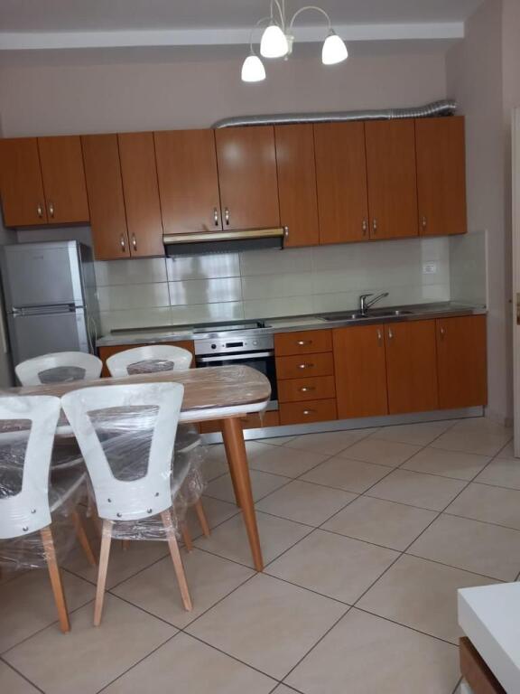 Jepet me qera apartament 2+1 Delijorgji