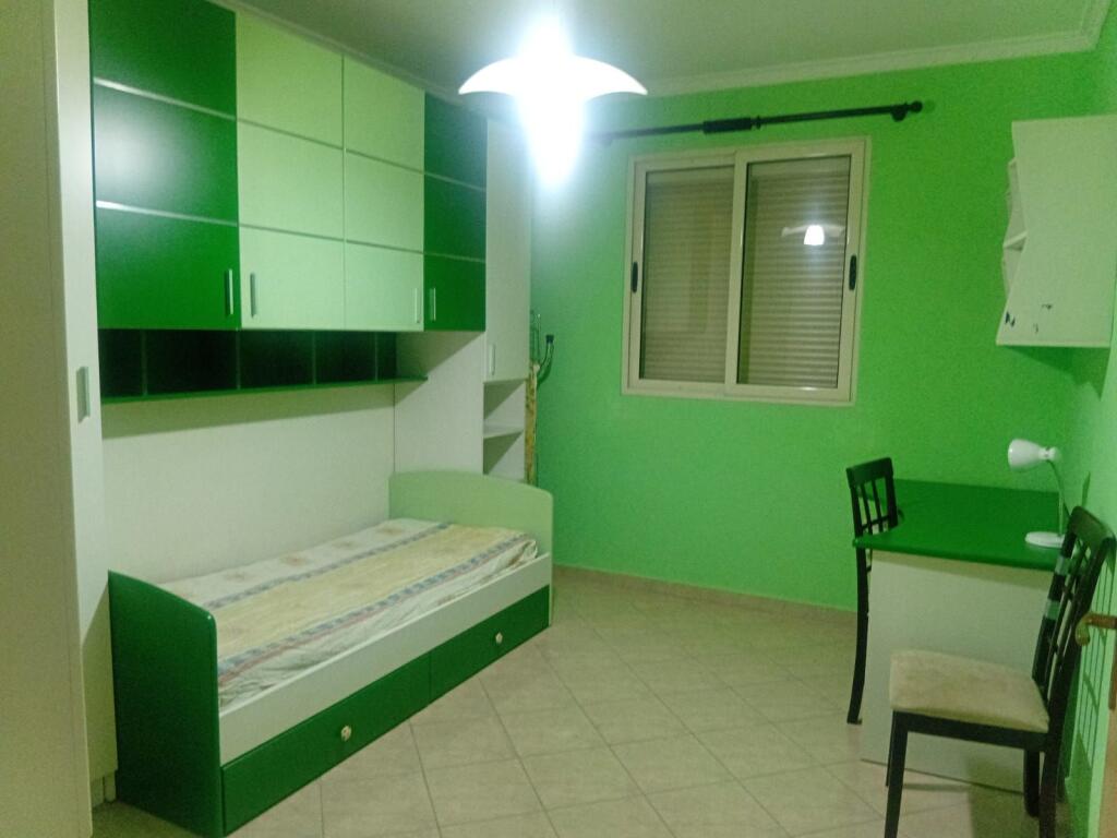 Apartament 2+1, Astir!