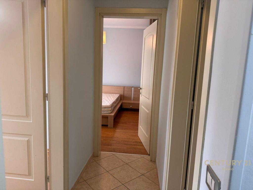Apartament 2+1 Me Qira në Rrugën Mine Peza 620 € /Muaj