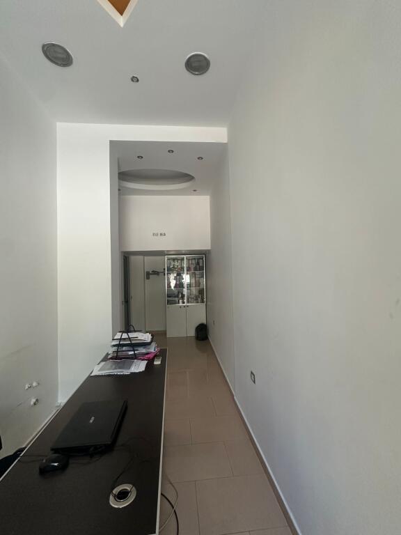🟢 Negozio in Affitto - 21 m² Via Islam Alla