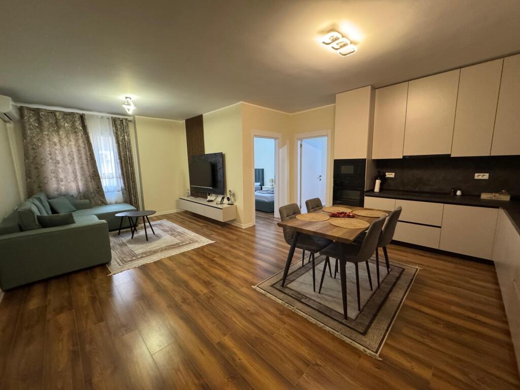 Shitet Apartament 2+1