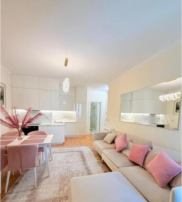 Appartamento Moderno 2+1 in Affitto in Via Kosovarëve – Posizione Ricercata!