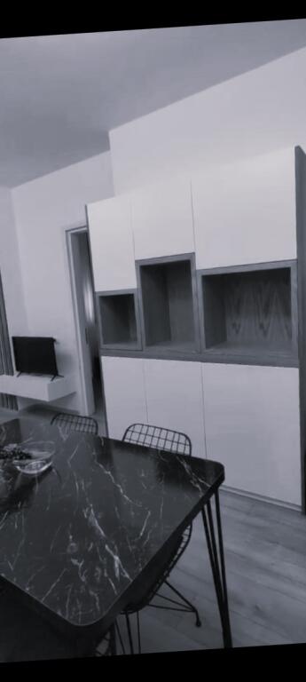 :  🏠 Appartamento in affitto – 1+1 📍 Yzberisht / Misto Mame