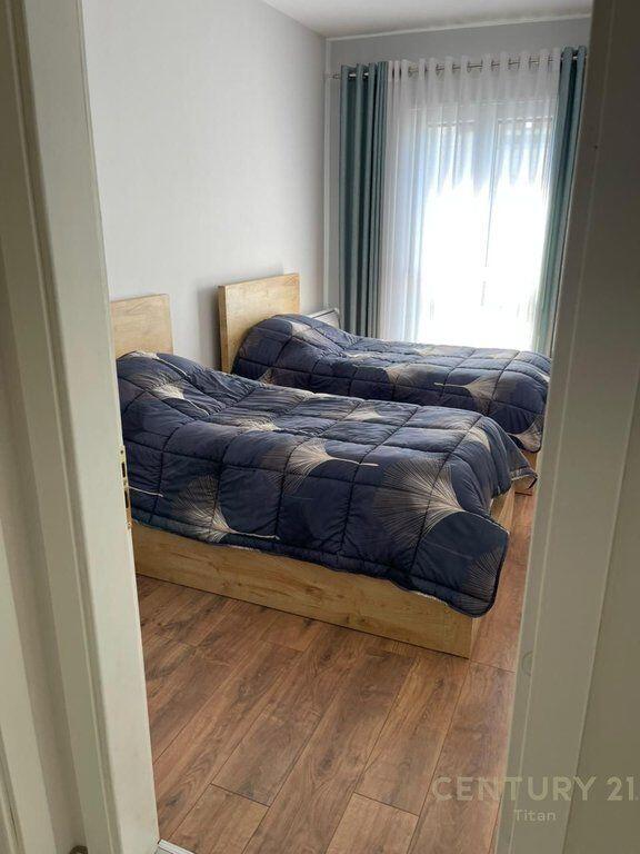 Shitet Apartament 2+1+2 ne Kamez!