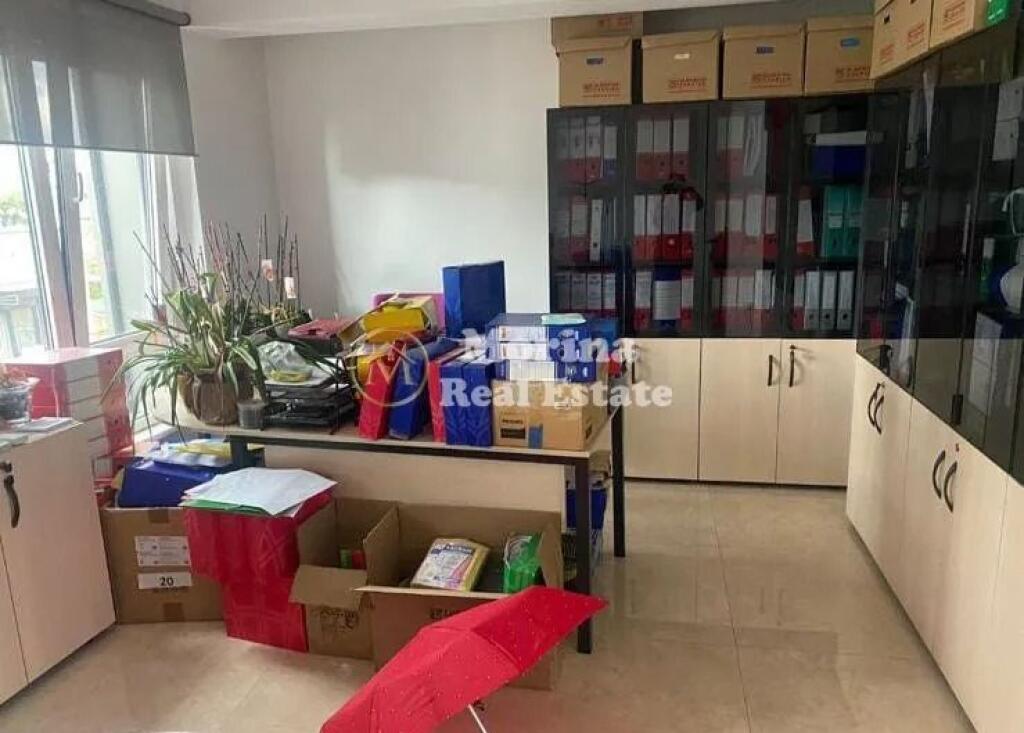 Affitto, Locale Commerciale, Myslym Shyri, 1400 Euro/Mese