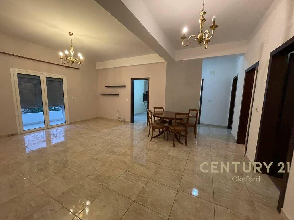 Apartament 3+1+2 per SHITJE ne Shkoze