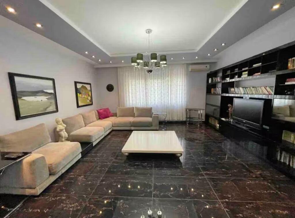 APARTMENT 3+1 + PARKING FOR RENT IN THE BLOCK