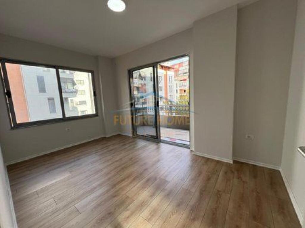 In vendita, Appartamento 2+1, Yzberisht, Tirana