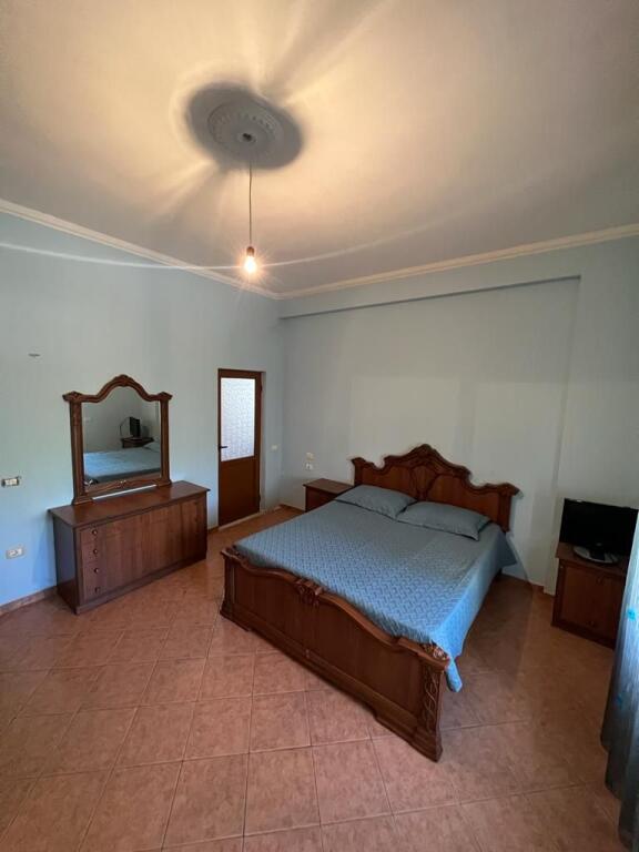 Apartament me Qera 2+1+2WC , Lungomare me pamje Deti, Vija e Pare. VLORE