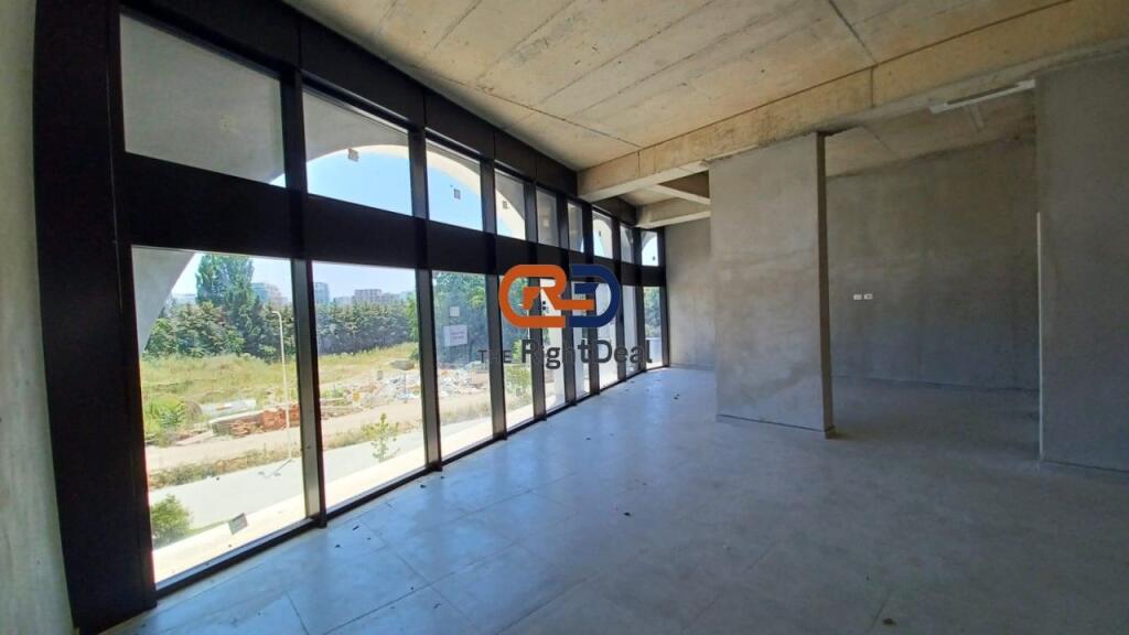 At River Residence, Business Unit For Rent, With Regular Floor Plan And Glass Facade!!!
