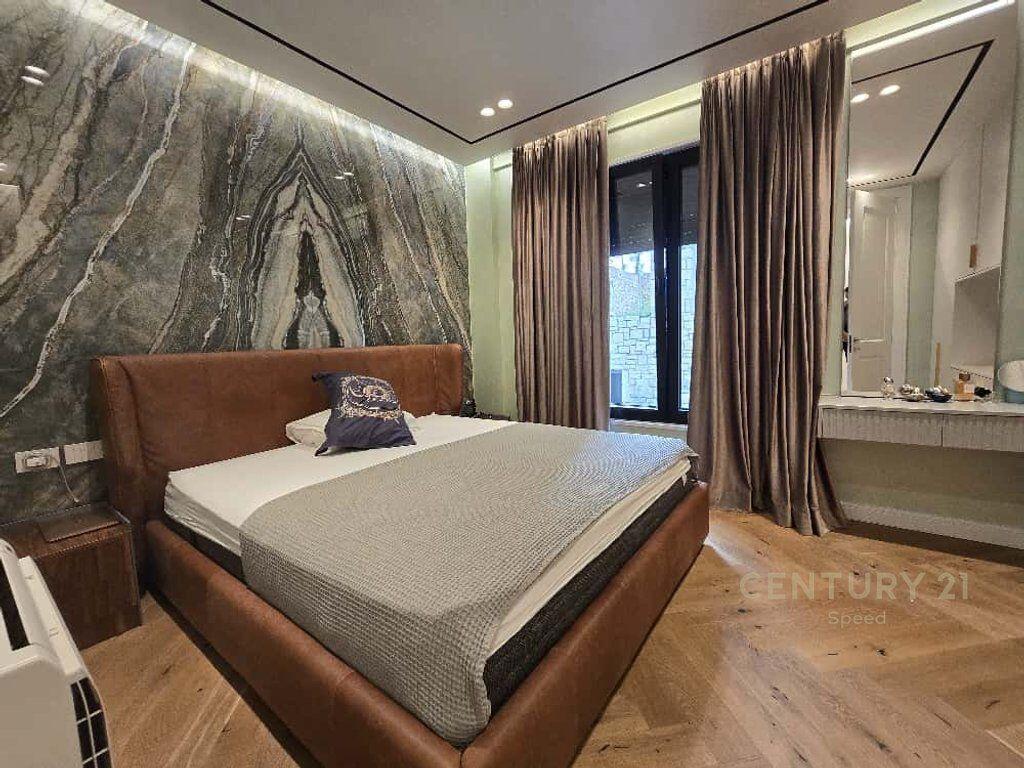 Shesim vile individuale me pishine tek Secret Garden Residence