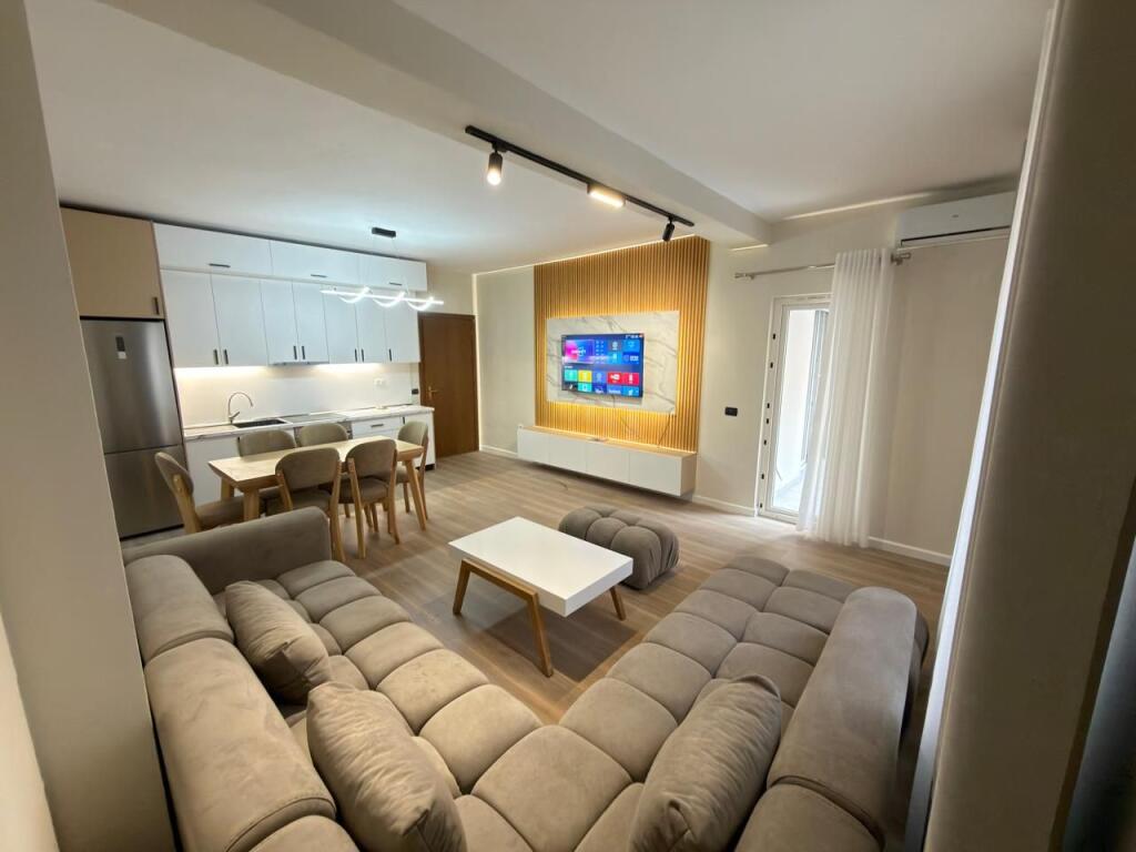 📣Apartment for sale 2+1+2 📍 Misto Mame, Çabej buildings – Thoma Koxhaj Street 📐 101 m² | 2nd floor with elevator 📑 With mortgage – purchase possibility with credit 🛋️ Fully furnished, never lived in before 🌅 West orientation 🌀 Distributing corridor 🏠 Balcony connecting all rooms 💶 Price: 160 Million Leke 📞 Contact:
