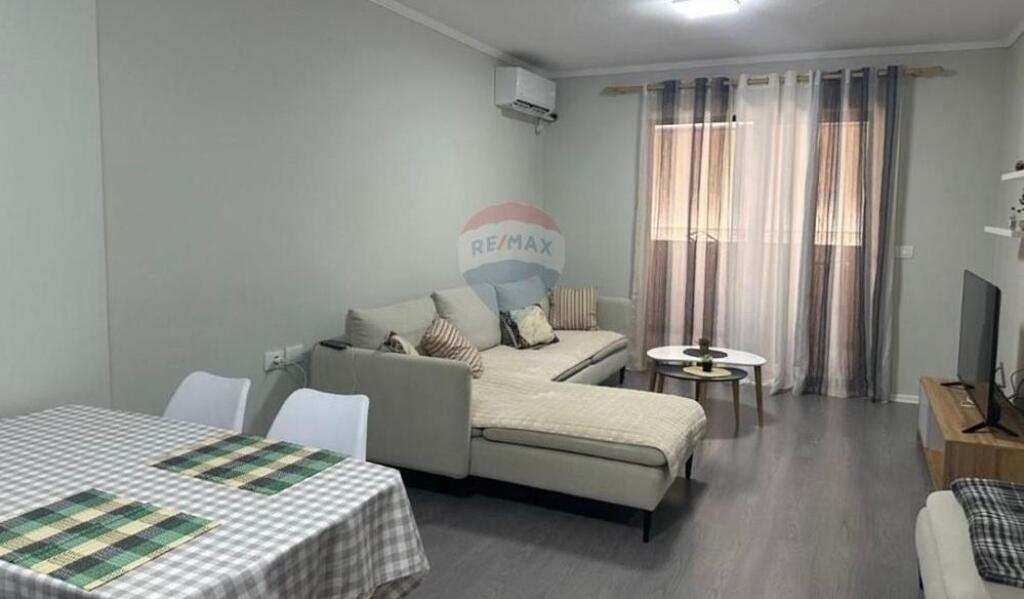 Affitto/ Appartamento in Via 5 Maji