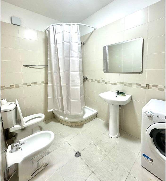 APARTAMENT 3+1+2 PER ZYRA OSE BANIM PRANE KOMPLEKSIT HALILI! 700 € /Muaj