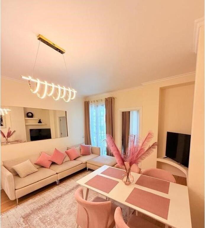 Appartamento Moderno 2+1 in Affitto in Via Kosovarëve – Posizione Ricercata!