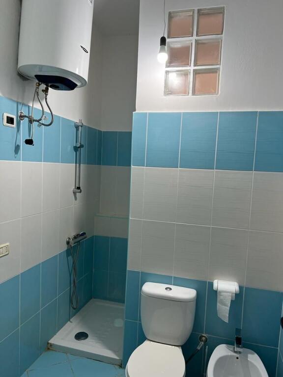 Apartament me Qera 2+1+2WC , Lungomare me pamje Deti, Vija e Pare. VLORE