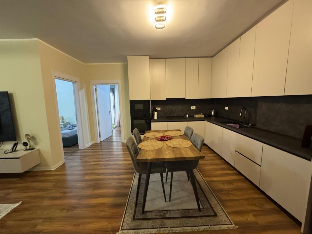 Shitet Apartament 2+1
