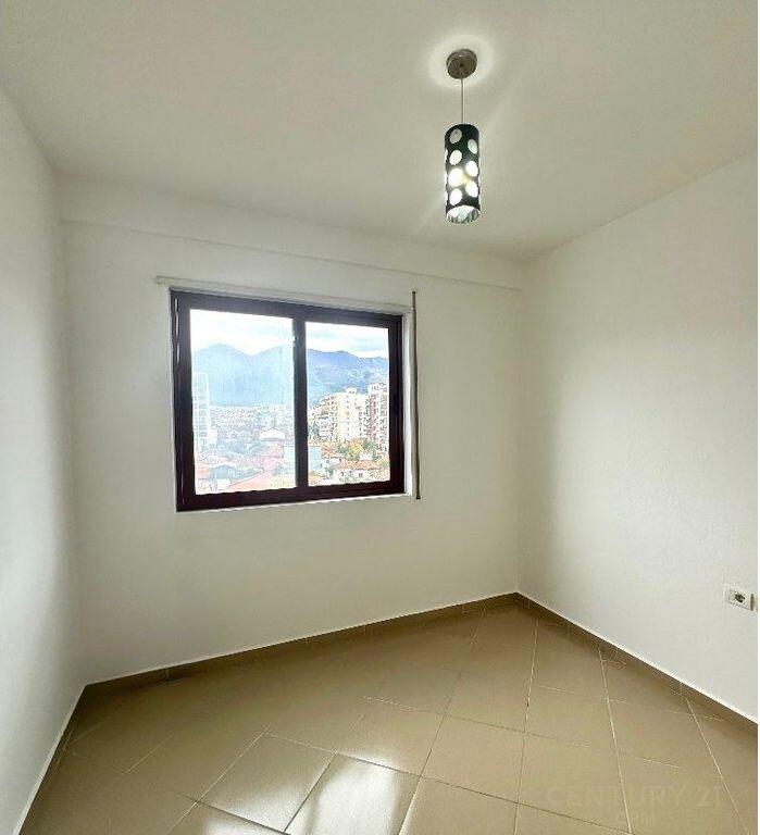 APARTAMENT 3+1+2 PER ZYRA OSE BANIM PRANE KOMPLEKSIT HALILI! 700 € /Muaj