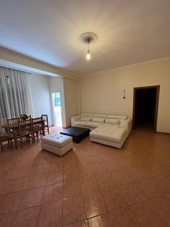 Apartament me Qera 2+1+2WC , Lungomare me pamje Deti, Vija e Pare. VLORE