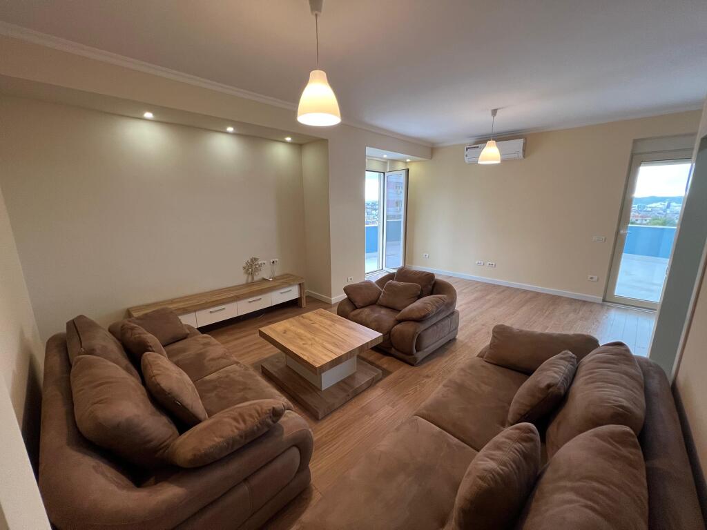 Penthouse me qera 2+1+2 Fresk,Prane kompleksit Rafaelo