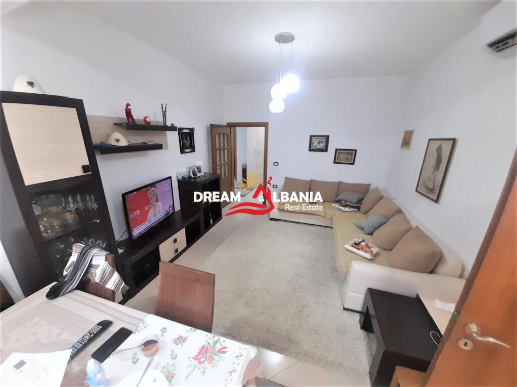 Shiten 2 Apartamente 1+1, tek 21 Dhjetori prane supermarket Joena (ID 4139128)
