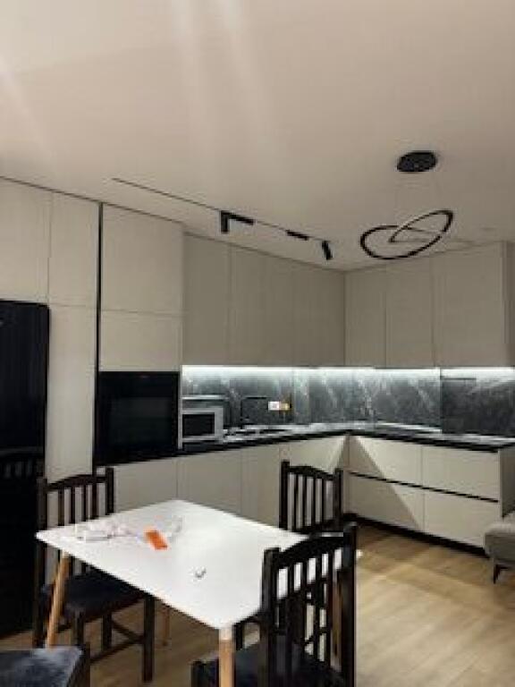 Apartament 2+1+ parking te isha fusha mobilim modern