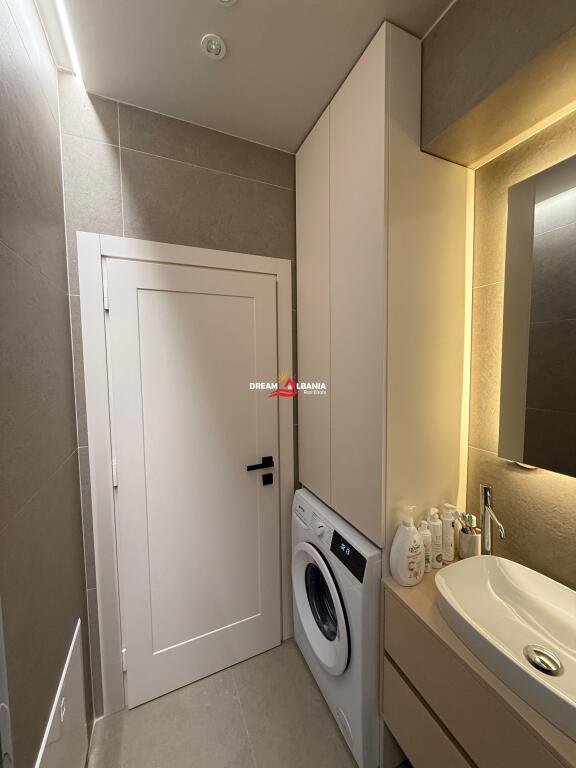 Affittasi appartamento 1+1 in via Perlat Rexhepi vicino alla Presidenza (ID 42111329)
