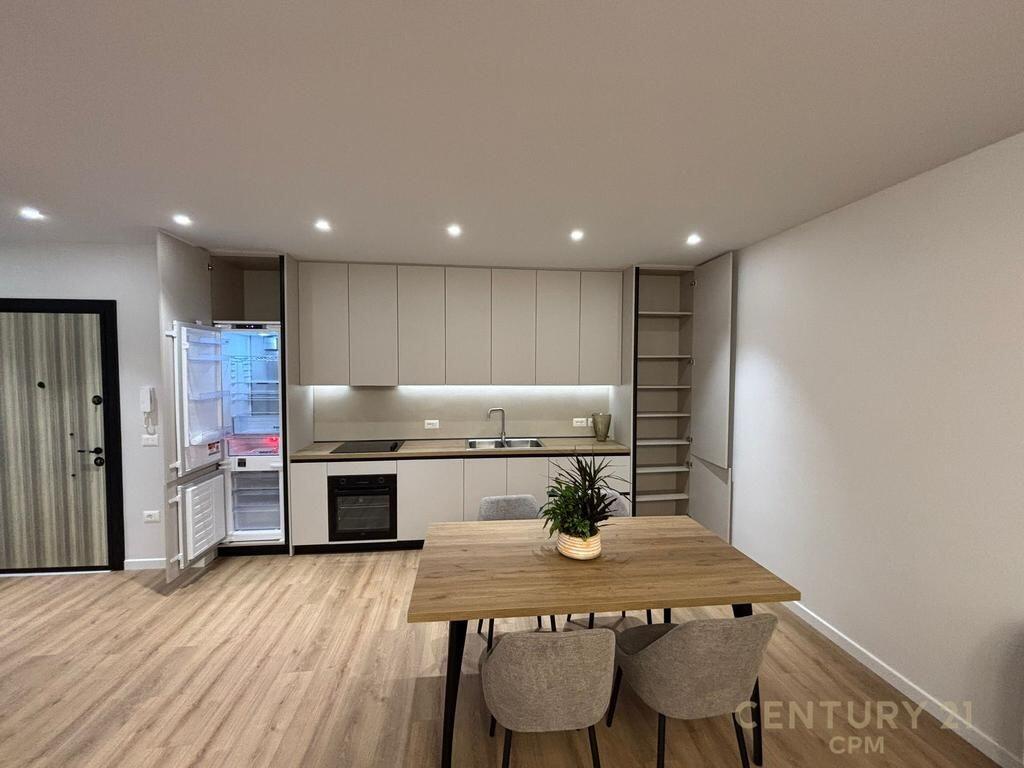 APARTAMENT MODERN 1+1 TEK PAZARI I RI! 850 € /Muaj