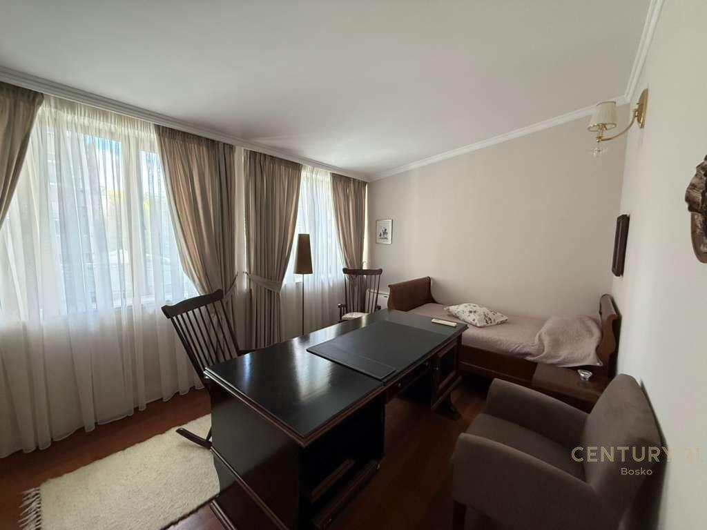 Apartment 3+1 for sale in the heart of Blloku